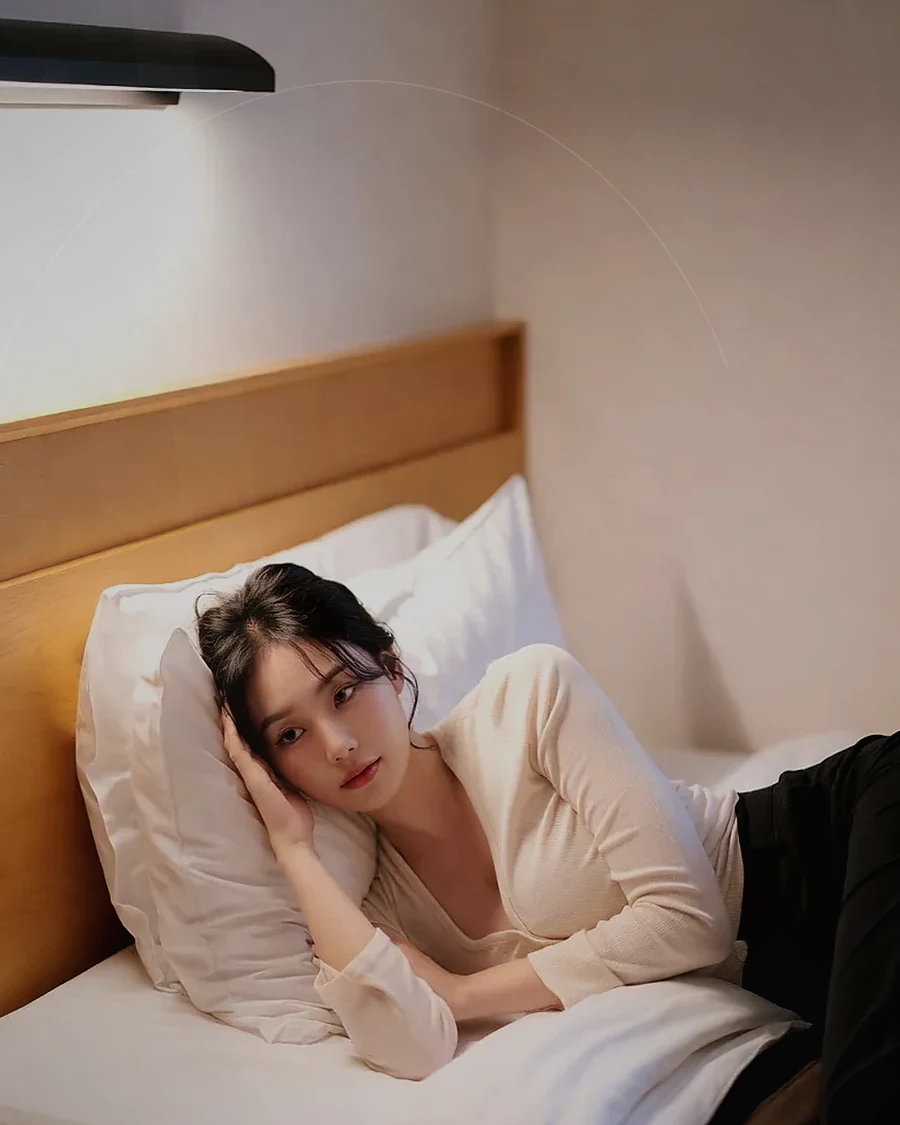 양산 · 조용한 객실 침대 옆의 인물