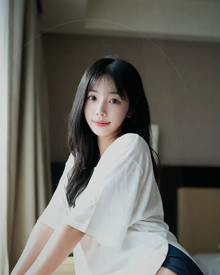 경남 의령군 · 조용한 객실 침대 옆의 인물